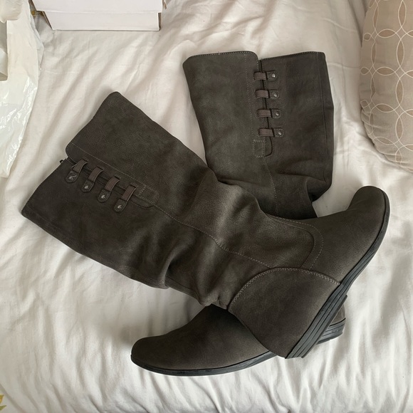 Tall Boots Grey - Picture 1 of 3